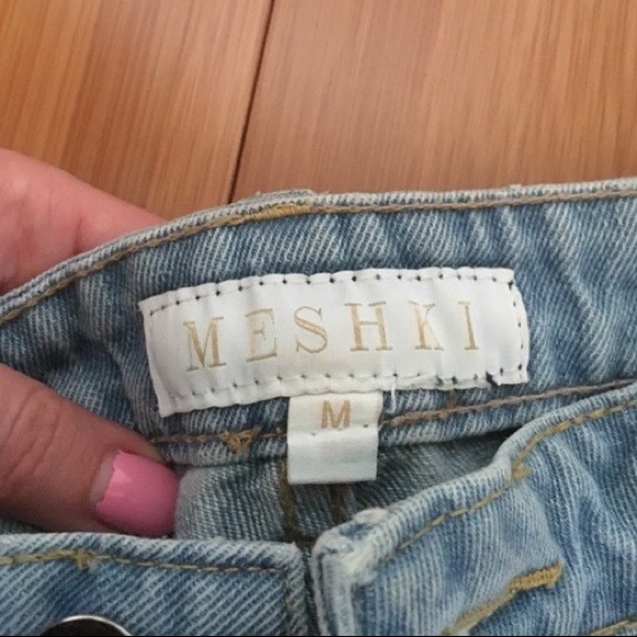 MESHKI DENIM MOM SHORTS - Picture 2 of 3